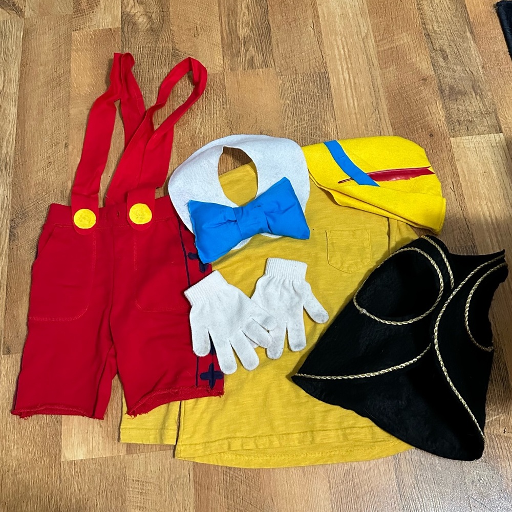 Kids Disney Pinocchio costume